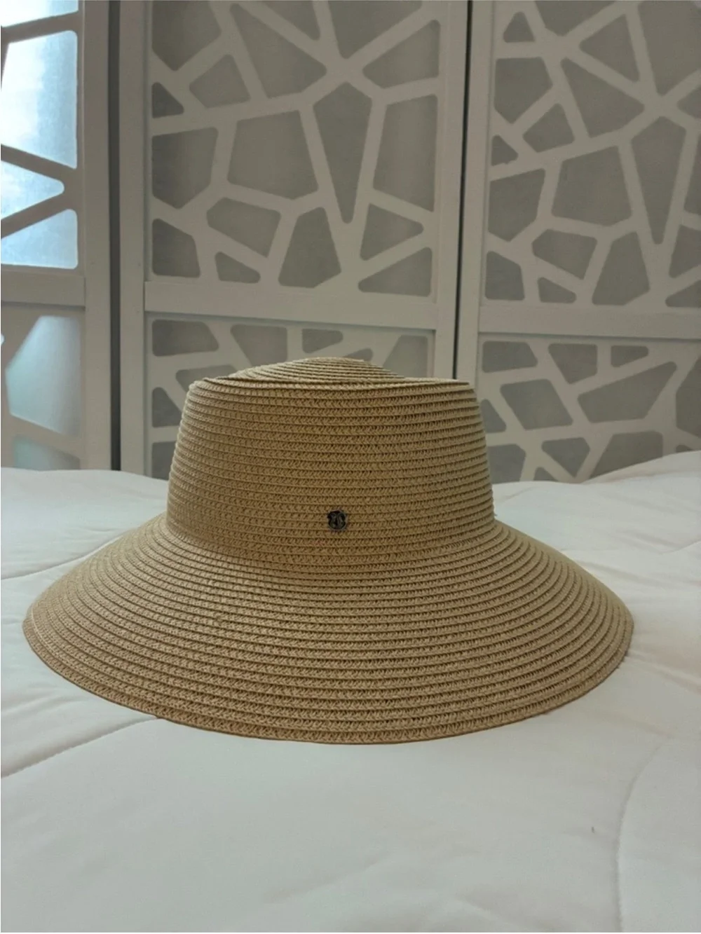 lululemon athletica Beige Wide-Brim Straw Sun Hat - Picture 1 of 5
